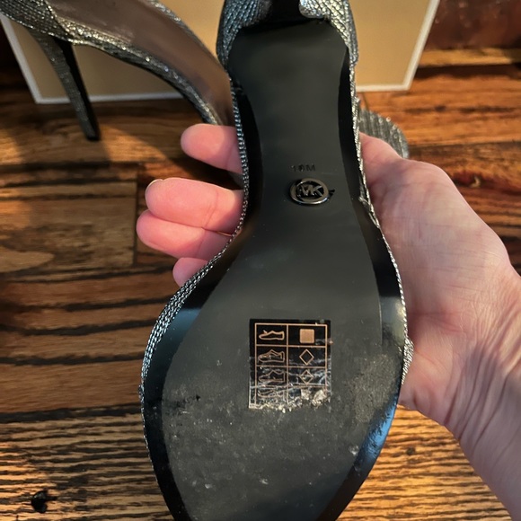 Michael Kors ankle strap heel - Picture 2 of 6